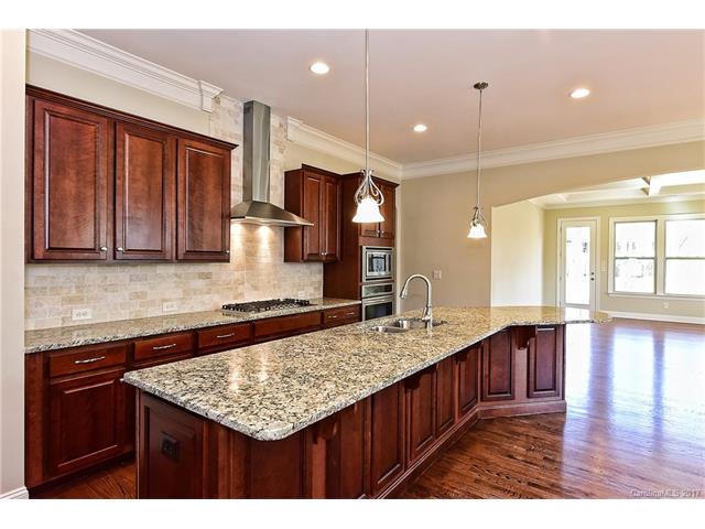1210 Vickery Dr, Matthews, NC 28104 photo 4