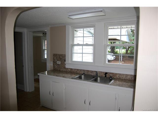 601 11th St, Kannapolis, NC 28083 photo 2
