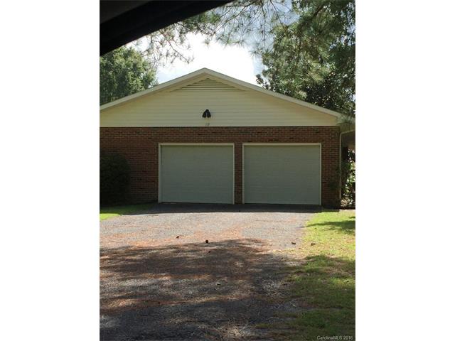 119 E Blake St, Candor, NC 27229 photo 3