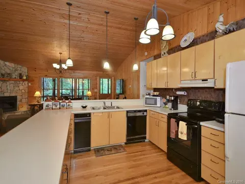 24 Thistle Rdg, Clyde, NC 28721 photo 9