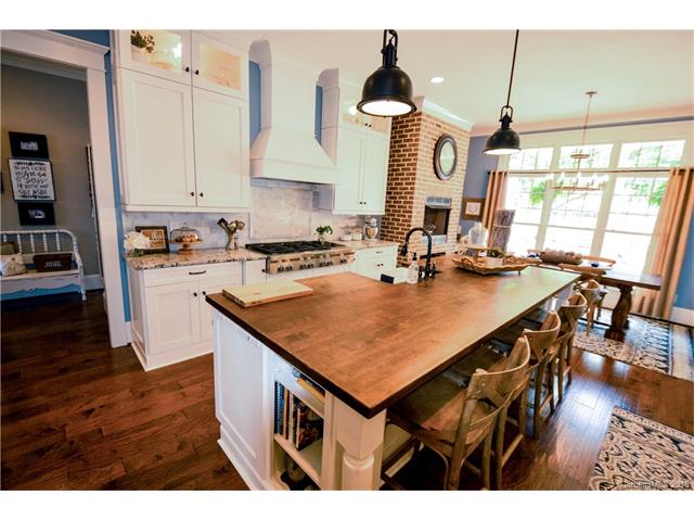 1024 Periwinkle Ln, Fort Mill, SC 29708 photo 9