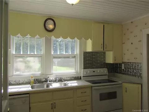 143 Lyons Mountain Rd, Brevard, NC 28712 photo 3