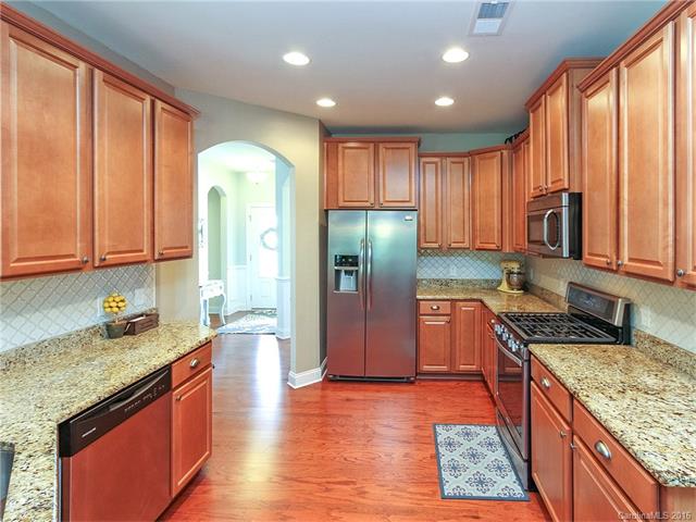 521 Daventry Ct, Clover, SC 29710 photo 8