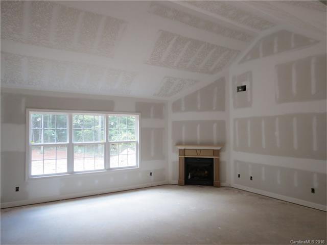 6107 Chandler Rd, Clover, SC 29710 photo 5