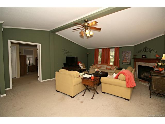 406 E 26th St, Kannapolis, NC 28083 photo 3