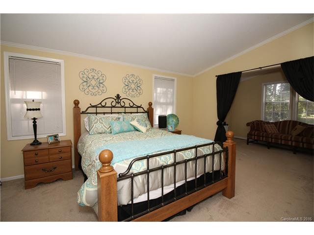 406 E 26th St, Kannapolis, NC 28083 photo 11