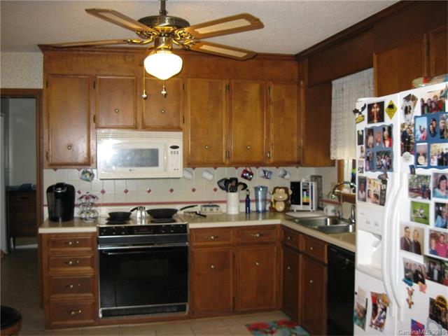 14101 Hackamore Dr, Matthews, NC 28105 photo 8