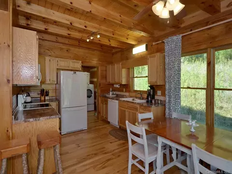65 Blazing Star Ln, Clyde, NC 28721 photo 8