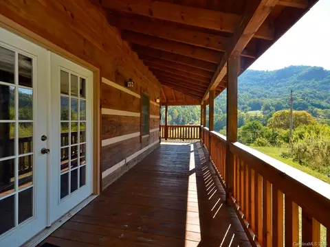 65 Blazing Star Ln, Clyde, NC 28721 photo 13