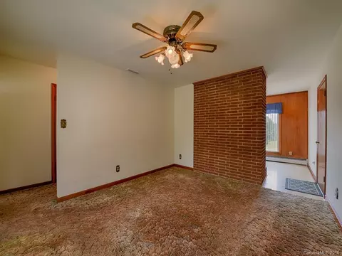 718 Mulberry St, Clyde, NC 28721 photo 4