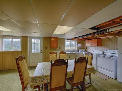 718 Mulberry St, Clyde, NC 28721 photo 14