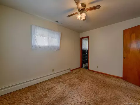 718 Mulberry St, Clyde, NC 28721 photo 10