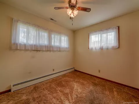 718 Mulberry St, Clyde, NC 28721 photo 12