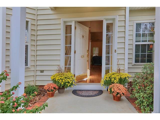 428 Glencrest Dr, Stanley, NC 28164 photo 2
