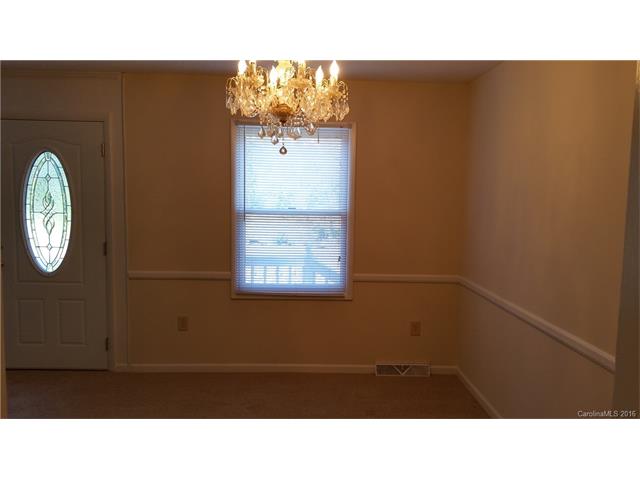 2425 Lynn Dr, Concord, NC 28025 photo 3