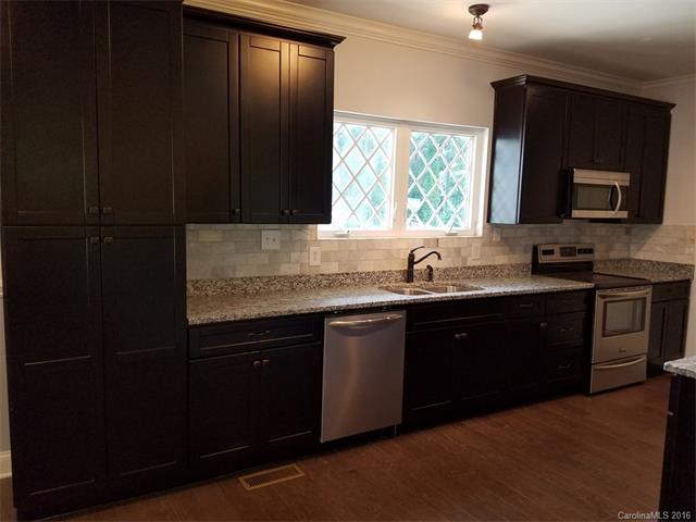 708 Spring St, Concord, NC 28025 photo 2