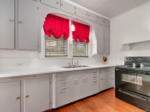 12 Thomson Ave, Canton, NC 28716 photo 5