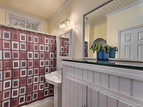 12 Thomson Ave, Canton, NC 28716 photo 8