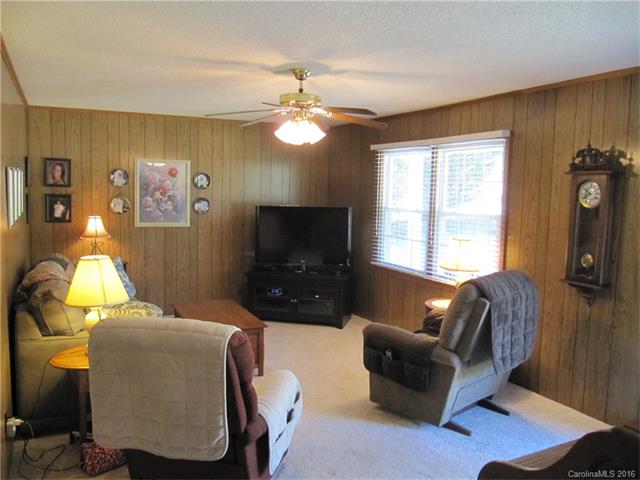 818 E Chestnut St, Stanley, NC 28164 photo 6