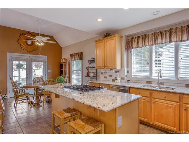 21028 Lagoona Dr, Cornelius, NC 28031 photo 5