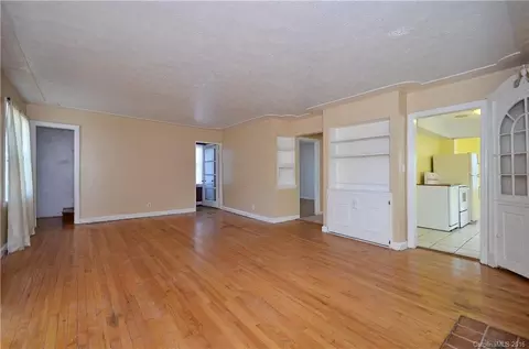 9 Maple St, Canton, NC 28716 photo 3
