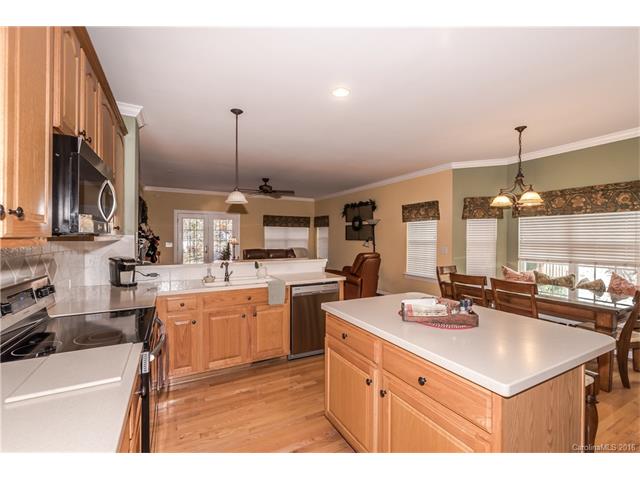 8401 Bampton Dr, Concord, NC 28027 photo 9
