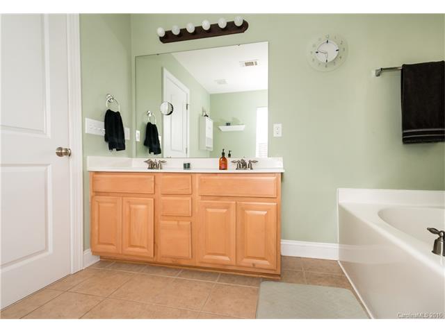 111 Villa Ln, Davidson, NC 28036 photo 15