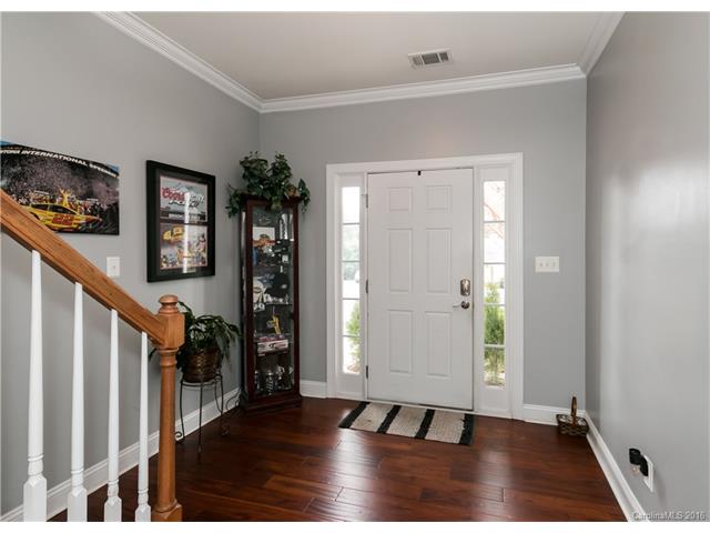 111 Villa Ln, Davidson, NC 28036 photo 3