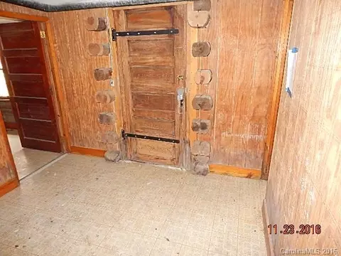 591 Deep Gap Loop Rd, Flat Rock, NC 28731 photo 10