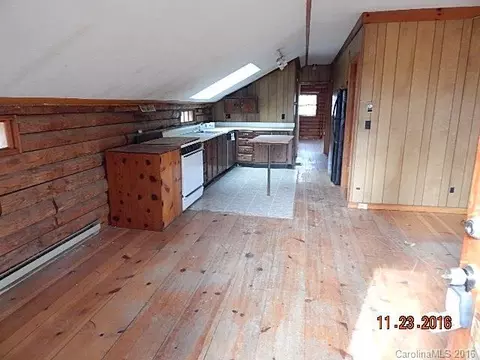 591 Deep Gap Loop Rd, Flat Rock, NC 28731 photo 3
