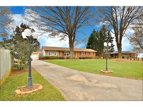 331 E Chamblee Dr, Salisbury, NC 28147 photo 2