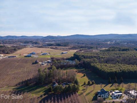 337 Mcmurray Rd, Flat Rock, NC 28731 photo 3