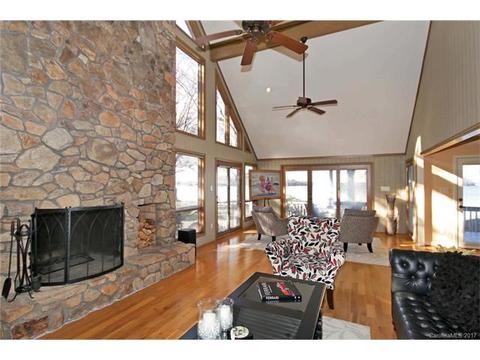 20200 Lola Cir, Cornelius, NC 28031 photo 4