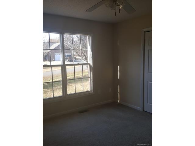 4924 Pond Ct, Conover, NC 28613 photo 8