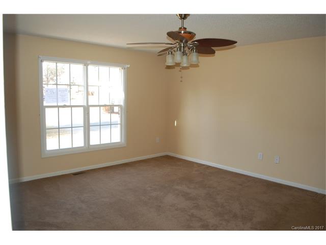 4924 Pond Ct, Conover, NC 28613 photo 4