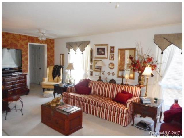 942 Meadow Dr, Lancaster, SC 29720 photo 6