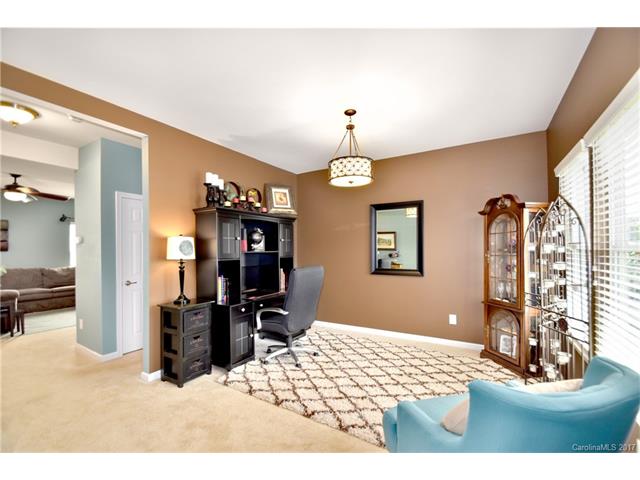 10894 Tailwater St, Davidson, NC 28036 photo 2