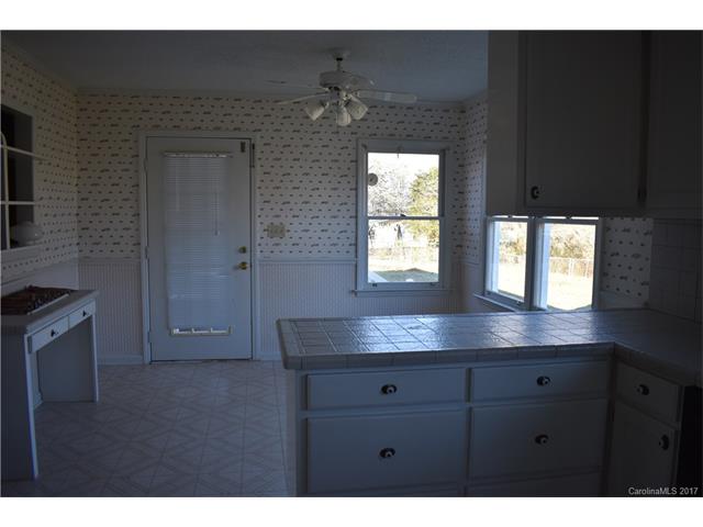 2746 Riverside Rd, Lancaster, SC 29720 photo 9