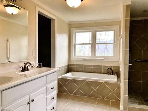 303 Lee St, Sylva, NC 28779 photo 17