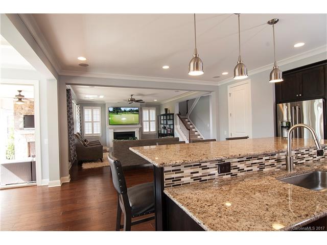 18112 John Robbins Ln, Cornelius, NC 28031 photo 4