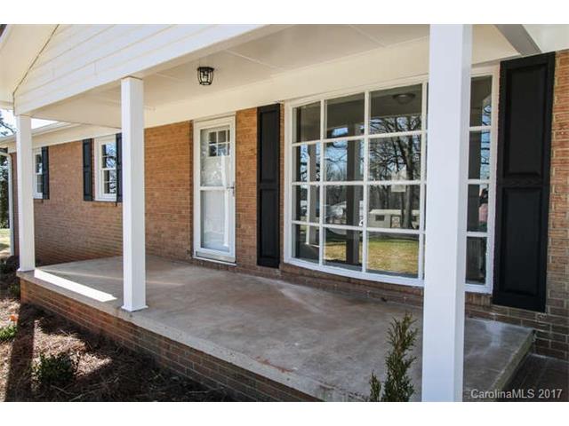 6033 Vinewood Rd, Davidson, NC 28036 photo 2