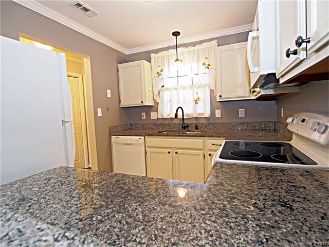 7610 Woods Ln #7, Cornelius, NC 28031 photo 3
