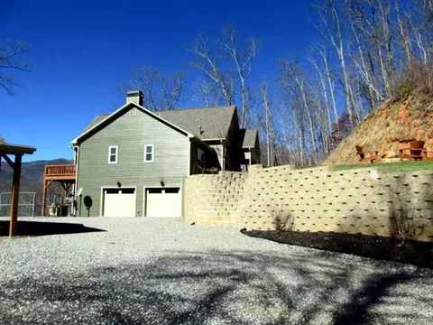 31 Lick Log Rd, Sylva, NC 28779 photo 2