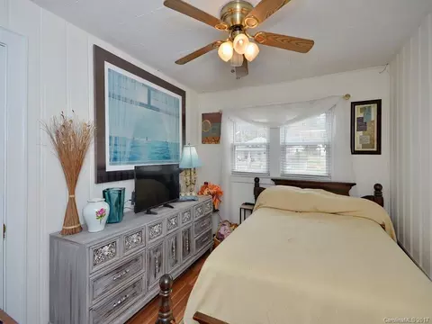 3643 Broad St, Clyde, NC 28721 photo 10