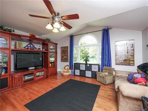 3975 Oakstone Pl, Denver, NC 28037 photo 4