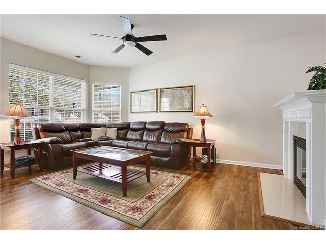 15516 Crossing Gate Dr, Cornelius, NC 28031 photo 2