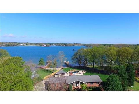 17821 Largo Pl, Cornelius, NC 28031 photo 2