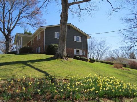 80 Tree Haven Dr, Brevard, NC 28712 photo 2