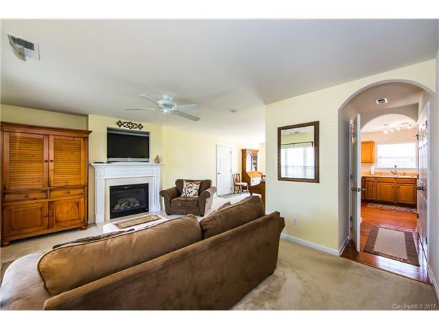 10806 Traders Ct, Davidson, NC 28036 photo 2
