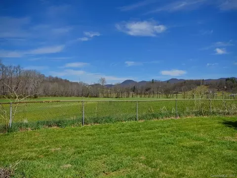 294 Brookside Dr, Canton, NC 28716 photo 3